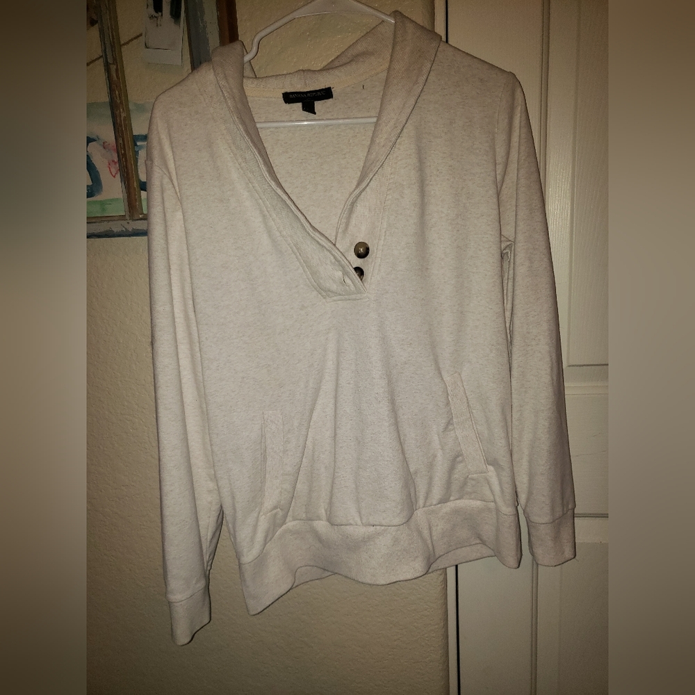 Banana Republic size Large. Thick Long sleeve sweater with front pocket